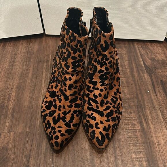 Kenneth Cole Reaction Leopard Suede Boots, Size 9.5 - Picture 1 of 9